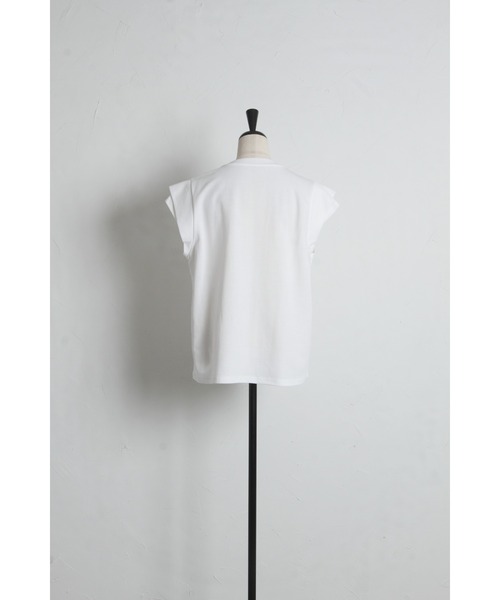 tocco closet(トッコ クローゼット)の「【ZOZO限定】ネックパール装飾ダブルスリーブノースリトップス(Tシャツ/カットソー・レディース・ブラック/ホワイト・M)」の19枚目の写真