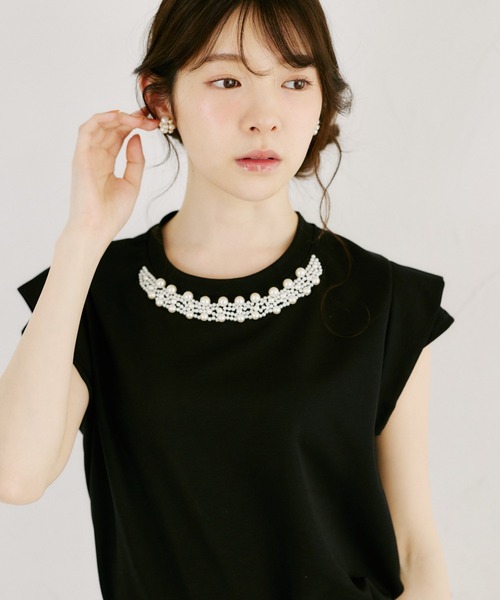 tocco closet(トッコ クローゼット)の「【ZOZO限定】ネックパール装飾ダブルスリーブノースリトップス(Tシャツ/カットソー・レディース・ブラック/ホワイト・M)」の13枚目の写真
