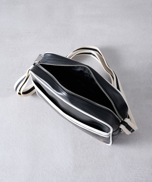 FRED PERRY（フレッドペリー）の「【FRED PERRY】CLASSIC MINI SHOUDLER BAG L2168（ショルダーバッグ・メンズ・ネイビー/ブラック・FREE）」の7枚目の写真
