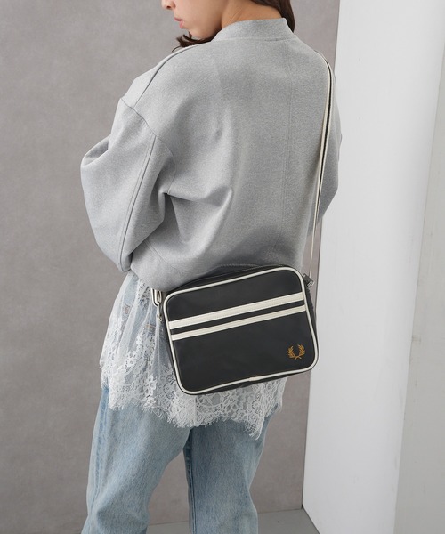 FRED PERRY（フレッドペリー）の「【FRED PERRY】CLASSIC MINI SHOUDLER BAG L2168（ショルダーバッグ・メンズ・ネイビー/ブラック・FREE）」の12枚目の写真