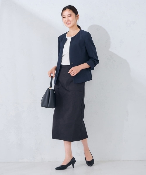 a.v.v(アーヴェヴェ)の「【接触冷感/イージーケア/UVカット/吸水速乾】サマーストレッチキーネックジャケット(ノーカラージャケット・レディース・ネイビー/ベージュ/ライトグレー・36/38/40/42)」の13枚目の写真