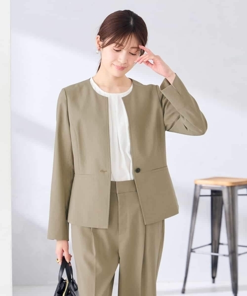 a.v.v(アーヴェヴェ)の「【接触冷感/イージーケア/UVカット/吸水速乾】サマーストレッチキーネックジャケット(ノーカラージャケット・レディース・ネイビー/ベージュ/ライトグレー・36/38/40/42)」の21枚目の写真
