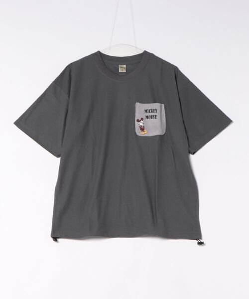 Disney(ディズニー)の「【 Disney 】 Mickey ポケット付き半袖Tシャツ 26S5(Tシャツ/カットソー・レディース・オフホワイト/スミクロ・MEDIUM/LARGE)」の2枚目の写真
