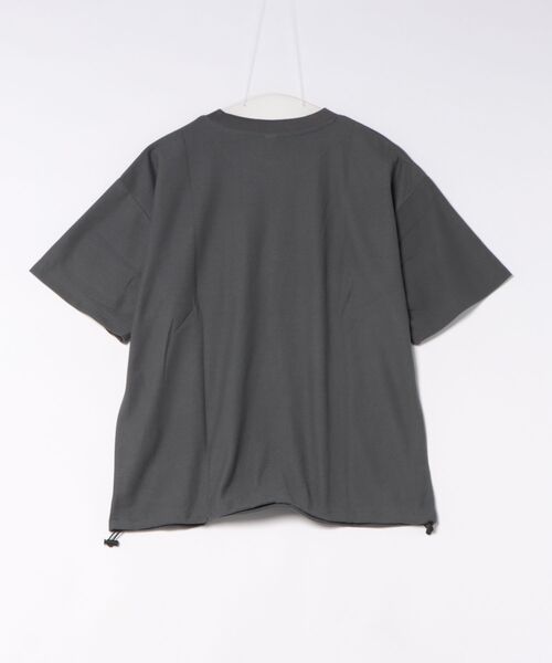 Disney(ディズニー)の「【 Disney 】 Mickey ポケット付き半袖Tシャツ 26S5(Tシャツ/カットソー・レディース・オフホワイト/スミクロ・MEDIUM/LARGE)」の3枚目の写真