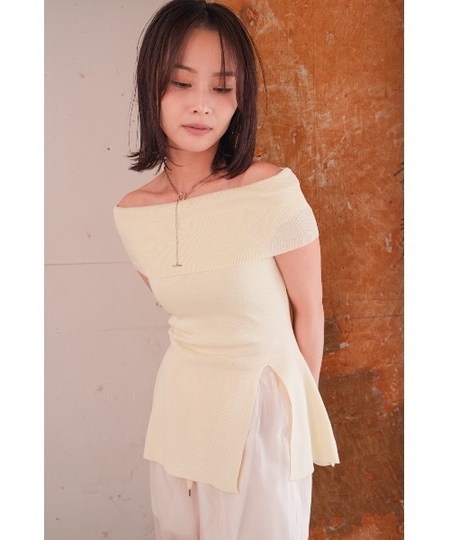 SALTMINT(ソルトミント)の「オフショルダースリットニット(Tシャツ/カットソー・レディース・ピンク/ホワイト/ブラック/ブルー・FREE)」の1枚目の写真