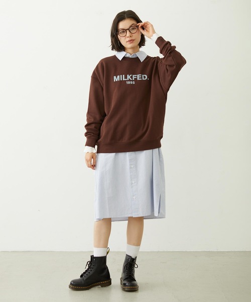 MILKFED.(ミルクフェド)の「STENCIL LOGO WIDE CREW SWEAT TOP(スウェット・レディース・ブラウン/オートミール/ブラック・M/L)」の14枚目の写真