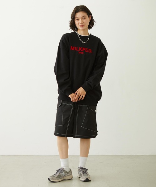 MILKFED.(ミルクフェド)の「STENCIL LOGO WIDE CREW SWEAT TOP(スウェット・レディース・ブラウン/オートミール/ブラック・M/L)」の20枚目の写真