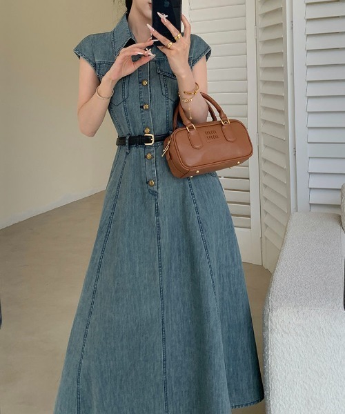 FAVORITO（ファヴォリート）の「ノースリーブデニムワンピース（ワンピース・レディース・ブルー・S/M/L/XL）」の5枚目の写真