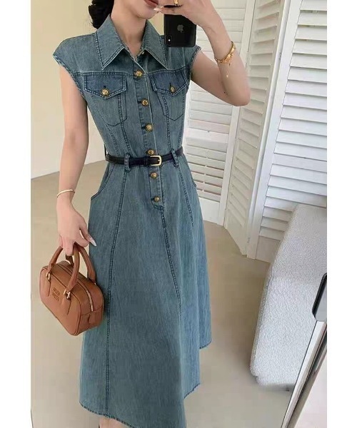 FAVORITO（ファヴォリート）の「ノースリーブデニムワンピース（ワンピース・レディース・ブルー・S/M/L/XL）」の7枚目の写真
