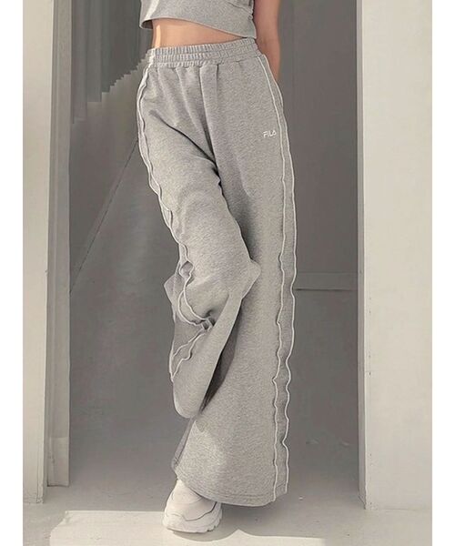 RESEXXY（リゼクシー）の「【FILA】メローラインスウェットパンツ（スウェットパンツ・レディース・チャコールグレー/グレー・FREE）」の2枚目の写真
