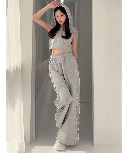 RESEXXY（リゼクシー）の「【FILA】メローラインスウェットパンツ（スウェットパンツ・レディース・チャコールグレー/グレー・FREE）」の3枚目の写真