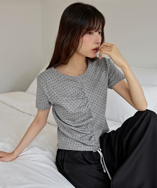 UNE MANSION（ユヌマンション）の「【UNE ORIGINAL】ユニークフロント切り替えシャーリングドット半袖Tシャツカットソー（Tシャツ/カットソー・レディース・グレー/ピンク/アイボリー/ブラック・FREE）」の3枚目の写真