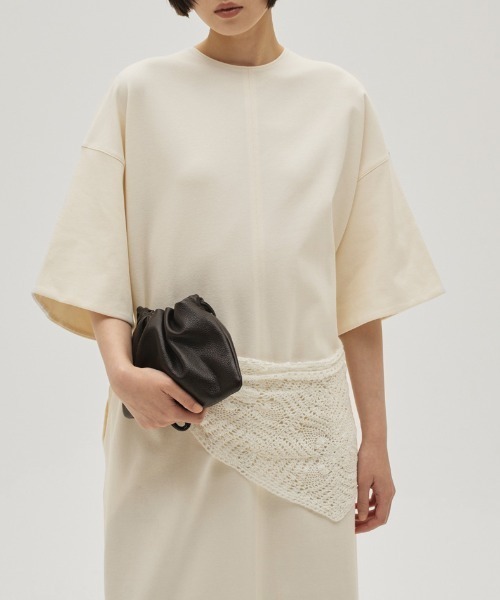 TODAYFUL（トゥデイフル）の「【WEB限定】[TODAYFUL/トゥデイフル] レザー巾着バッグ（ショルダーバッグ・レディース・ブラック・F）」の4枚目の写真