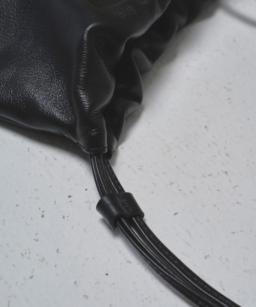 TODAYFUL（トゥデイフル）の「【WEB限定】[TODAYFUL/トゥデイフル] レザー巾着バッグ（ショルダーバッグ・レディース・ブラック・F）」の9枚目の写真