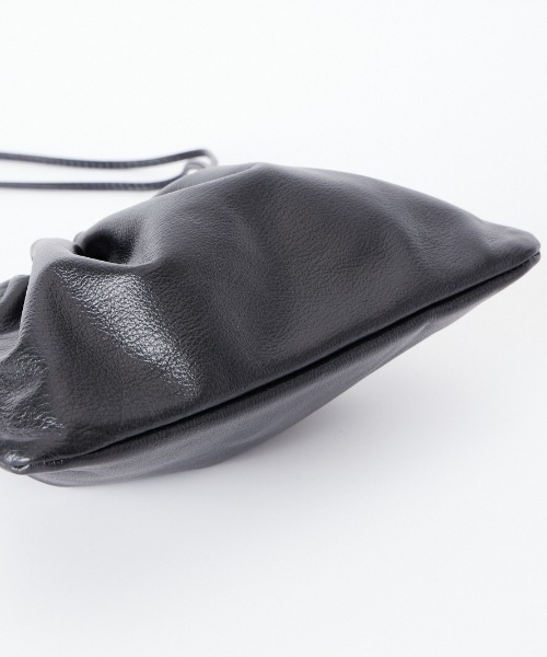 TODAYFUL（トゥデイフル）の「【WEB限定】[TODAYFUL/トゥデイフル] レザー巾着バッグ（ショルダーバッグ・レディース・ブラック・F）」の14枚目の写真
