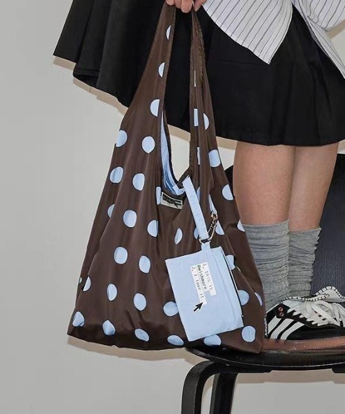 Vipoa(ヴィポア)の「Bicolor polka dot shoulder bag(ショルダーバッグ・レディース・グレー/ブラウン/ホワイト・FREE)」の1枚目の写真