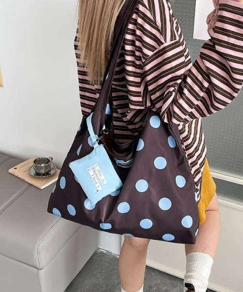 Vipoa(ヴィポア)の「Bicolor polka dot shoulder bag(ショルダーバッグ・レディース・グレー/ブラウン/ホワイト・FREE)」の7枚目の写真