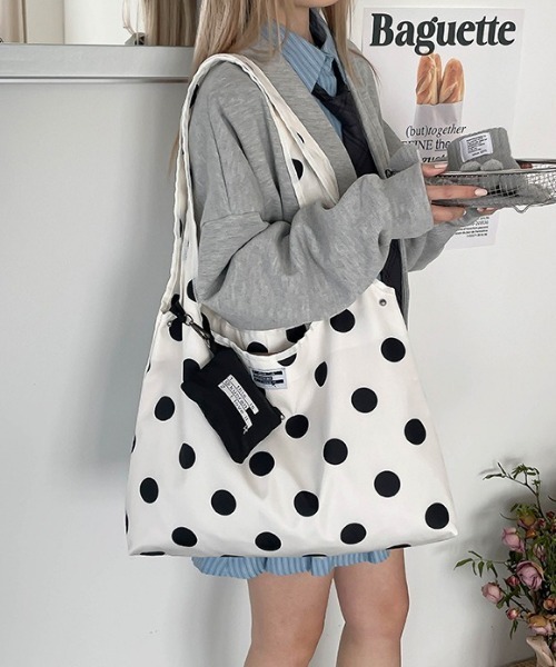 Vipoa(ヴィポア)の「Bicolor polka dot shoulder bag(ショルダーバッグ・レディース・グレー/ブラウン/ホワイト・FREE)」の14枚目の写真