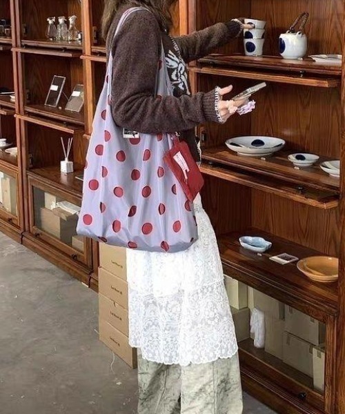Vipoa(ヴィポア)の「Bicolor polka dot shoulder bag(ショルダーバッグ・レディース・グレー/ブラウン/ホワイト・FREE)」の21枚目の写真