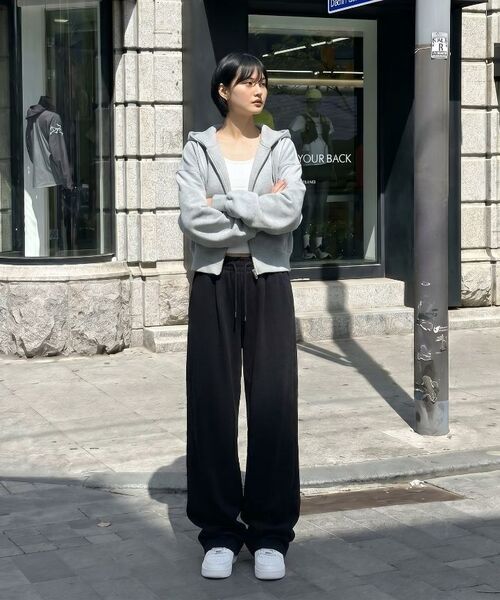 BASIC LABEL（ベーシックラベル）の「Sid one-tuck wide sweatpants 2 Color [BLBT_5001]（スウェットパンツ・レディース・グレー/ブラック・SMALL/MEDIUM/LARGE/X-LARGE）」の5枚目の写真