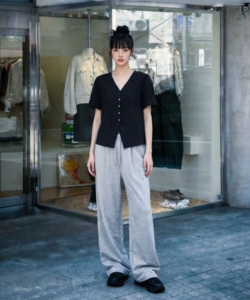 BASIC LABEL（ベーシックラベル）の「Sid one-tuck wide sweatpants 2 Color [BLBT_5001]（スウェットパンツ・レディース・グレー/ブラック・SMALL/MEDIUM/LARGE/X-LARGE）」の6枚目の写真