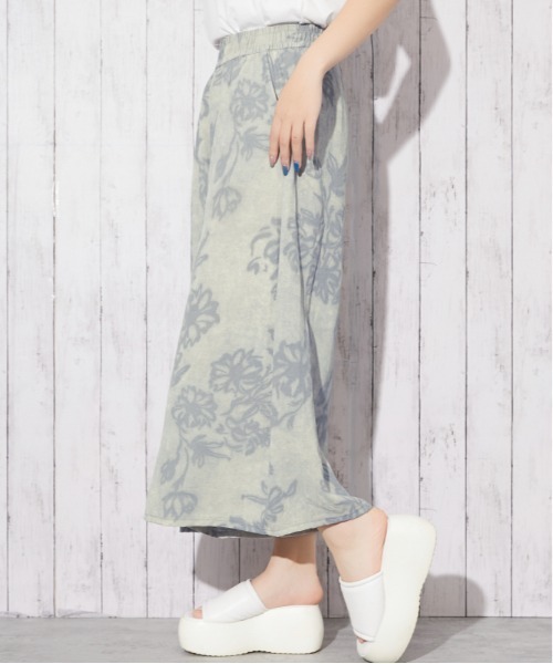 GORGE(ゴージ)の「《花柄プリント・ムラ染め風》ワイドパンツ/フェミニン/春夏秋/全3色(その他パンツ・レディース・ベージュ/グレー/ネイビー・F)」の15枚目の写真