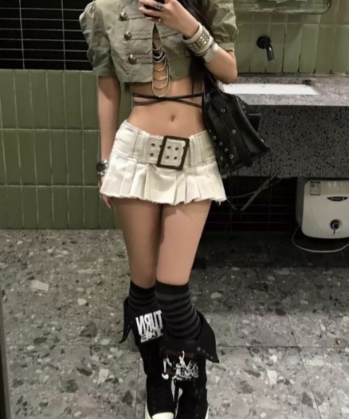 LAMPOON(ランプーン)の「ナポレオンショートジャケット(その他アウター・レディース・グリーン・SMALL/MEDIUM/LARGE)」の4枚目の写真