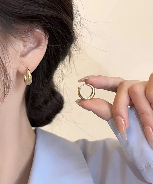 B.I.D.(ビーアイディー)の「《Bz》【456867】シンプルドロップピアス/ペア(RZ)(ピアス(両耳用)・メンズ・シルバー/ゴールド・F)」の5枚目の写真