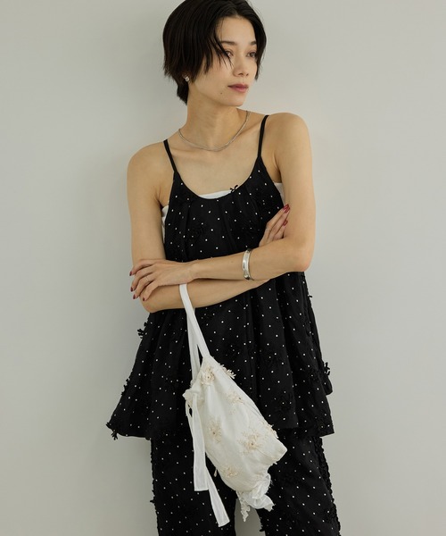 crinkle crinkle crinkle(クリンクルクリンクルクリンクル)の「【WEB先行販売】【crinkle crinkle crinkle】別注3D刺繍フリルトートバッグ(トートバッグ・レディース・ホワイト/ブラック・FREE)」の11枚目の写真
