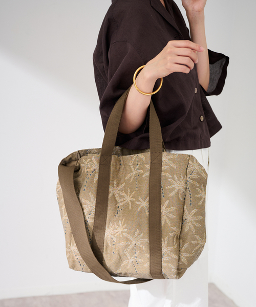 FRAMeWORK（フレームワーク）の「PAYDAY /ペイデイ 別注JACQUARD PALMTREE TOTE ポーチ（トートバッグ・レディース・アイボリー・FREE）」の3枚目の写真