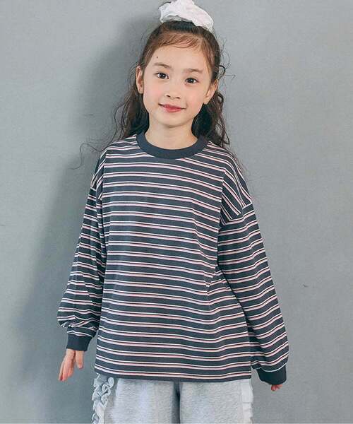 BREEZE（ブリーズ）の「【WEB限定】ゆったりシルエット無地・ボーダー長袖Tシャツ（Tシャツ/カットソー・キッズ・パープル/ピンク/ブラック/ワインレッド/グレー/チャコール/その他11/グリーン/ダークグリーン/ブラウン/その他12/イエロー・160/110/150/90/140/100/130/120）」の3枚目の写真