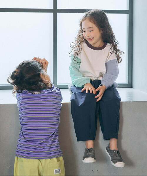 BREEZE（ブリーズ）の「【WEB限定】ゆったりシルエット無地・ボーダー長袖Tシャツ（Tシャツ/カットソー・キッズ・パープル/ピンク/ブラック/ワインレッド/グレー/チャコール/その他11/グリーン/ダークグリーン/ブラウン/その他12/イエロー・160/110/150/90/140/100/130/120）」の17枚目の写真