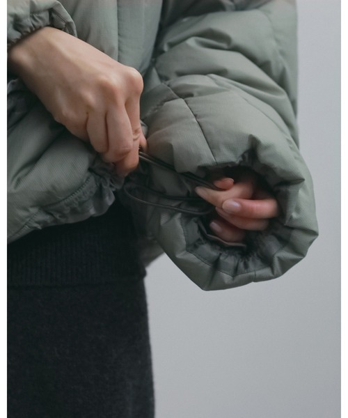 anuke（アンヌーク）の「Standcollar Down Jacket（ダウンジャケット/コート・レディース・チャコールグレー/オリーブ・36inch/38inch）」の22枚目の写真