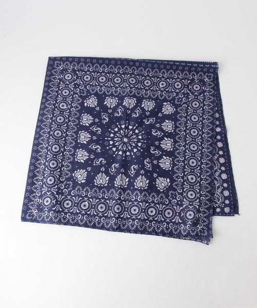 Another Edition(アナザーエディション)の「BINDUバンダナビッグスカーフ/BINDU BANDANA BIG SCF◆(バンダナ/スカーフ・レディース・ホワイト/ネイビー・FREE)」の2枚目の写真