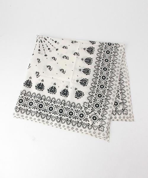Another Edition(アナザーエディション)の「BINDUバンダナビッグスカーフ/BINDU BANDANA BIG SCF◆(バンダナ/スカーフ・レディース・ホワイト/ネイビー・FREE)」の1枚目の写真