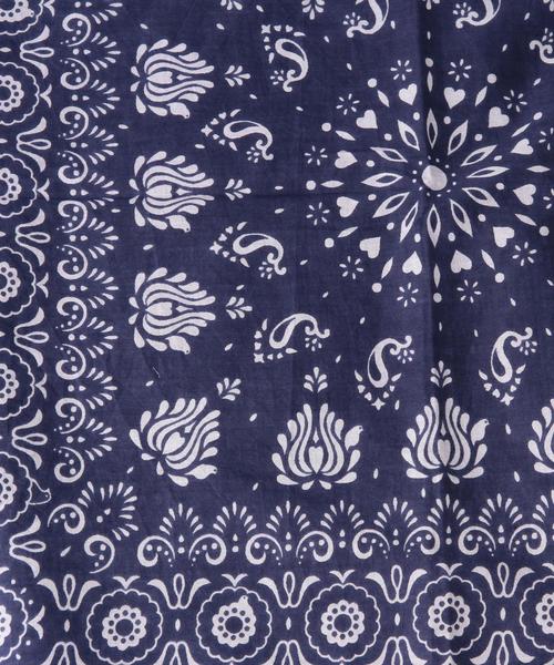 Another Edition(アナザーエディション)の「BINDUバンダナビッグスカーフ/BINDU BANDANA BIG SCF◆(バンダナ/スカーフ・レディース・ホワイト/ネイビー・FREE)」の4枚目の写真