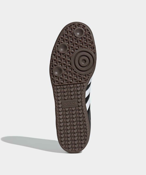 adidas(アディダス)の「サンバ OG / SAMBA OG / アディダスオリジナルス adidas Originals スニーカー(スニーカー・レディース・ブラック×ホワイト・22.5cm/31cm/24.5cm/24.0cm/23.5cm/28.0cm/32cm/28.5cm/29.0cm/22.0cm/23.0cm/27.5cm/27.0cm/26.5cm/29.5cm/30.0cm/30.5cm/25.5cm/26.0cm/25.0cm)」の6枚目の写真