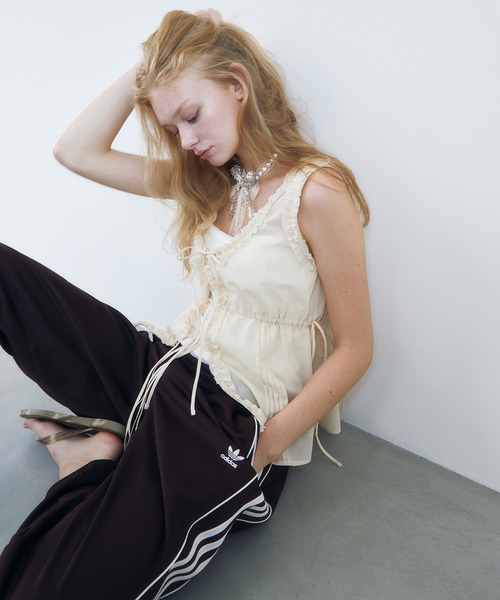 LE CIEL BLEU(ルシェルブルー)の「フリルブラウス / Frill Blouse(シャツ/ブラウス・レディース・ブラック/ホワイト・36)」の5枚目の写真