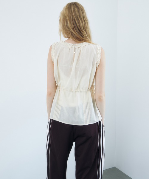 LE CIEL BLEU(ルシェルブルー)の「フリルブラウス / Frill Blouse(シャツ/ブラウス・レディース・ブラック/ホワイト・36)」の4枚目の写真
