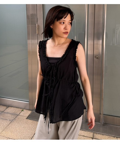 LE CIEL BLEU(ルシェルブルー)の「フリルブラウス / Frill Blouse(シャツ/ブラウス・レディース・ブラック/ホワイト・36)」の18枚目の写真