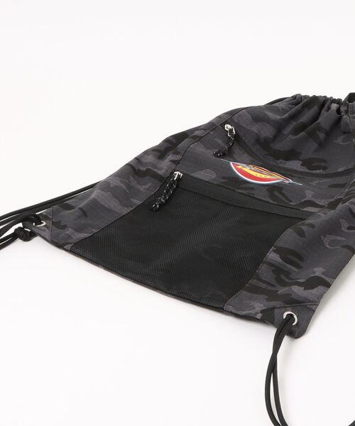 Dickies（ディッキーズ）の「【Dickies】DK ICON LOGO KANPSACK CAMO / ディッキーズ アイコンロゴ ナップサック カモ柄（バックパック/リュック・メンズ・チャコール/アーミー・FREE）」の4枚目の写真
