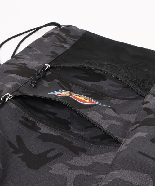 Dickies（ディッキーズ）の「【Dickies】DK ICON LOGO KANPSACK CAMO / ディッキーズ アイコンロゴ ナップサック カモ柄（バックパック/リュック・メンズ・チャコール/アーミー・FREE）」の6枚目の写真