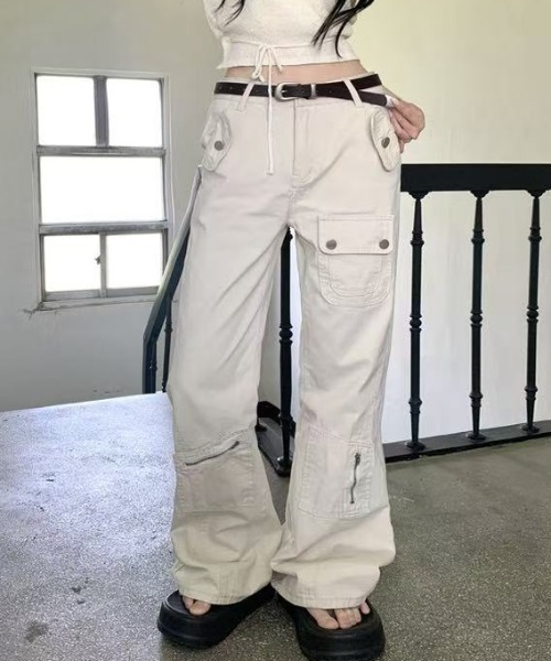 Sibra（シブラ）の「フラップポケットデザインルーズカーゴパンツ（カーゴパンツ・レディース・ベージュ・S/M/L）」の5枚目の写真