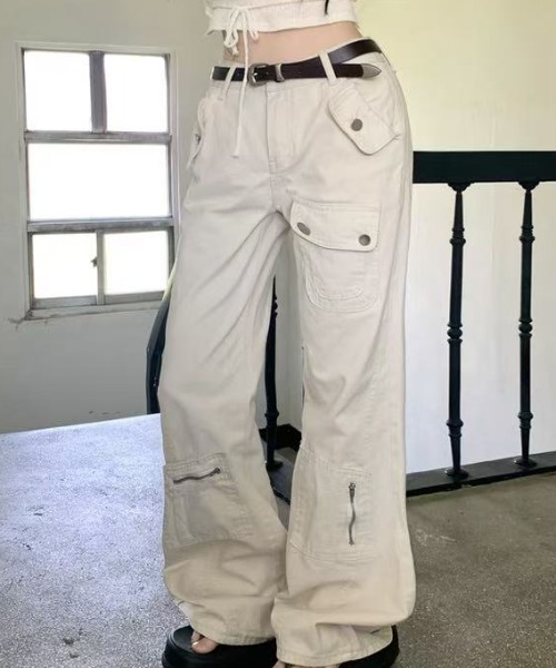 Sibra（シブラ）の「フラップポケットデザインルーズカーゴパンツ（カーゴパンツ・レディース・ベージュ・S/M/L）」の6枚目の写真