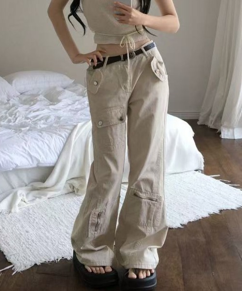 Sibra（シブラ）の「フラップポケットデザインルーズカーゴパンツ（カーゴパンツ・レディース・ベージュ・S/M/L）」の8枚目の写真