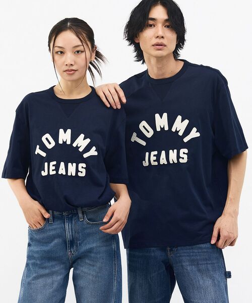 tommy jeans（トミー ジーンズ）の「ユニセックス クラシックロゴ入りオーバーサイズTシャツ（Tシャツ/カットソー・メンズ・ネイビー/グリーン系その他4・LARGE/SMALL/MEDIUM）」の3枚目の写真