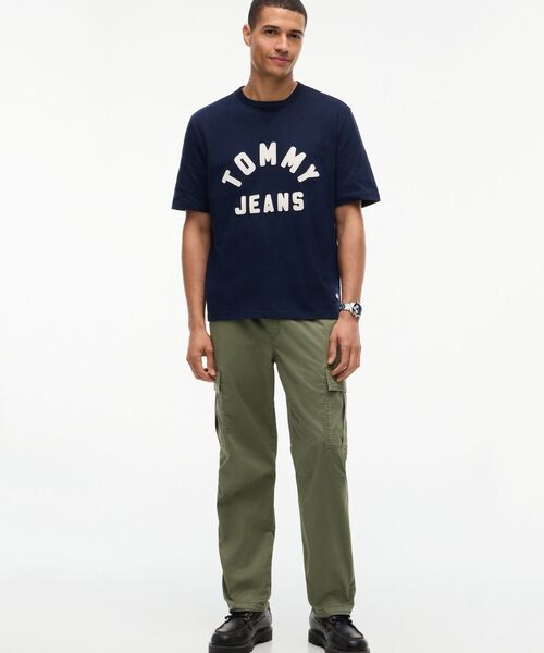tommy jeans（トミー ジーンズ）の「ユニセックス クラシックロゴ入りオーバーサイズTシャツ（Tシャツ/カットソー・メンズ・ネイビー/グリーン系その他4・LARGE/SMALL/MEDIUM）」の17枚目の写真
