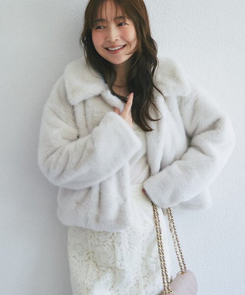 La boutique BonBon（ラブティックボンボン）の「Mink-like fauxfurコート（その他アウター・レディース・チャコールグレー/オフホワイト・FREE）」の2枚目の写真
