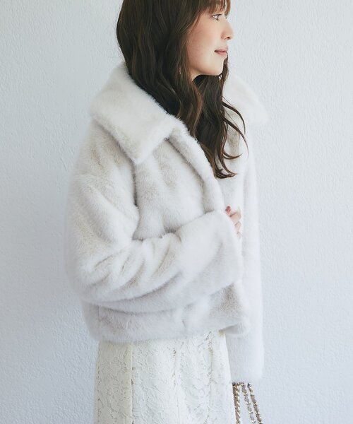 La boutique BonBon（ラブティックボンボン）の「Mink-like fauxfurコート（その他アウター・レディース・チャコールグレー/オフホワイト・FREE）」の4枚目の写真