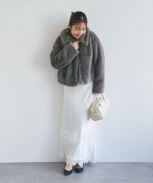 La boutique BonBon（ラブティックボンボン）の「Mink-like fauxfurコート（その他アウター・レディース・チャコールグレー/オフホワイト・FREE）」の17枚目の写真